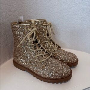 Sparkly gold GAP Kids Little Girls Boots, size 4. New with tags!
